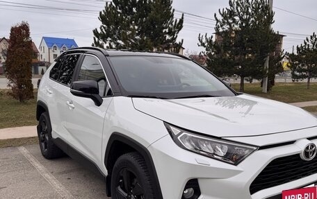 Toyota RAV4, 2021 год, 4 100 000 рублей, 2 фотография
