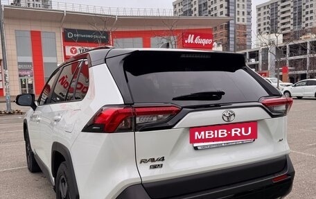 Toyota RAV4, 2021 год, 4 100 000 рублей, 5 фотография