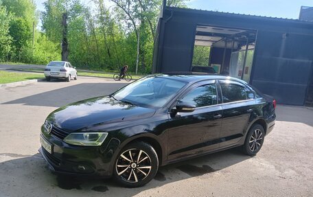 Volkswagen Jetta VI, 2013 год, 815 000 рублей, 2 фотография