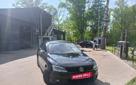 Volkswagen Jetta VI, 2013 год, 815 000 рублей, 3 фотография