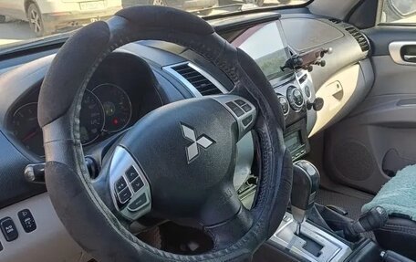 Mitsubishi Pajero Sport II рестайлинг, 2013 год, 1 700 000 рублей, 7 фотография