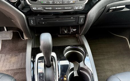 Honda Pilot III рестайлинг, 2016 год, 2 900 000 рублей, 17 фотография