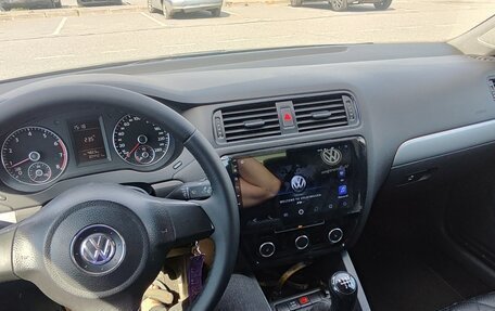 Volkswagen Jetta VI, 2011 год, 801 000 рублей, 7 фотография