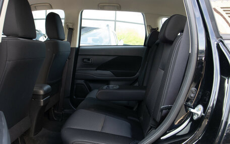 Mitsubishi Outlander III рестайлинг 3, 2018 год, 1 998 000 рублей, 8 фотография