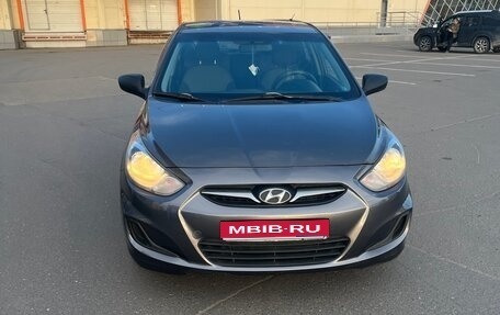 Hyundai Solaris II рестайлинг, 2011 год, 555 000 рублей, 1 фотография