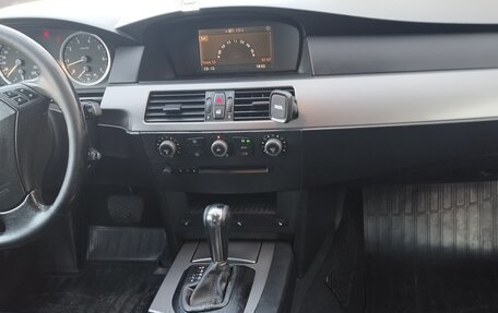 BMW 5 серия, 2004 год, 1 100 000 рублей, 7 фотография