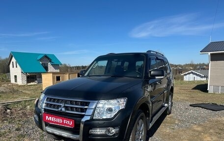 Mitsubishi Pajero IV, 2015 год, 2 200 000 рублей, 2 фотография