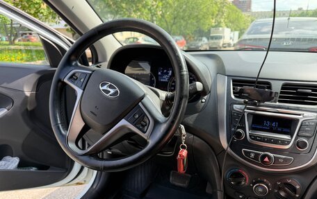 Hyundai Solaris II рестайлинг, 2015 год, 950 000 рублей, 10 фотография