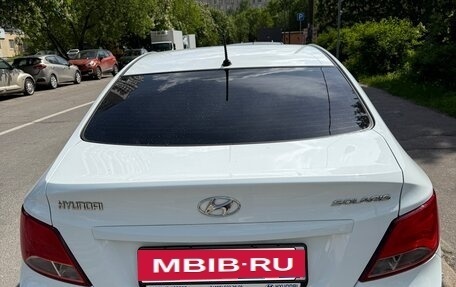 Hyundai Solaris II рестайлинг, 2015 год, 950 000 рублей, 3 фотография