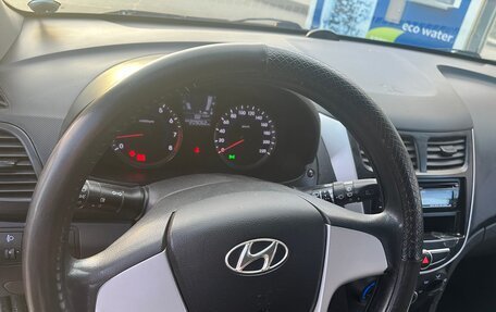Hyundai Solaris II рестайлинг, 2011 год, 555 000 рублей, 6 фотография
