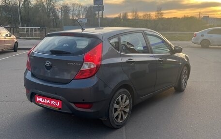 Hyundai Solaris II рестайлинг, 2011 год, 555 000 рублей, 2 фотография