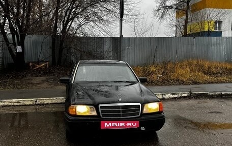 Mercedes-Benz C-Класс, 1994 год, 135 000 рублей, 2 фотография