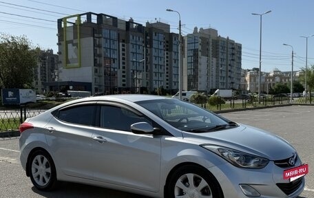 Hyundai Avante, 2011 год, 1 000 000 рублей, 2 фотография