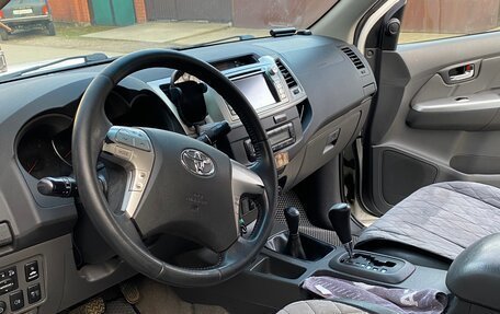 Toyota Hilux VII, 2013 год, 2 550 000 рублей, 11 фотография