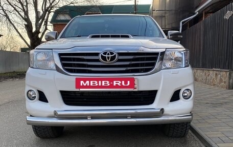 Toyota Hilux VII, 2013 год, 2 550 000 рублей, 2 фотография