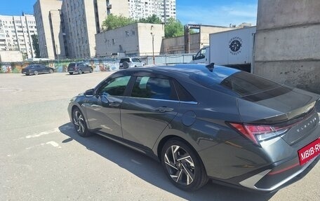 Hyundai Elantra, 2024 год, 2 050 000 рублей, 2 фотография