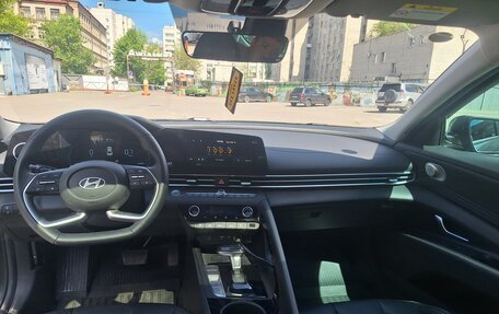 Hyundai Elantra, 2024 год, 2 050 000 рублей, 12 фотография