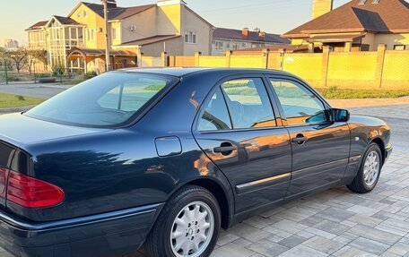 Mercedes-Benz E-Класс, 1998 год, 950 000 рублей, 9 фотография