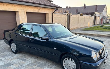 Mercedes-Benz E-Класс, 1998 год, 950 000 рублей, 10 фотография