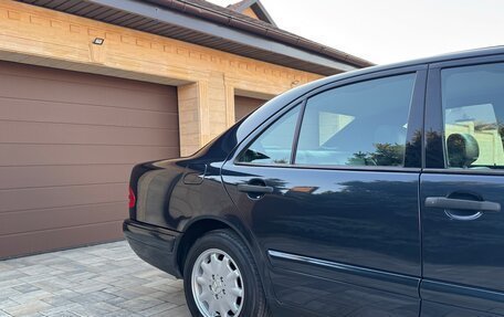Mercedes-Benz E-Класс, 1998 год, 950 000 рублей, 16 фотография