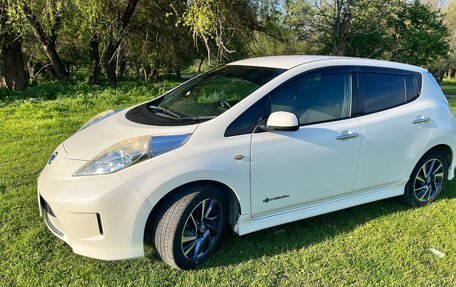 Nissan Leaf I, 2014 год, 950 000 рублей, 2 фотография