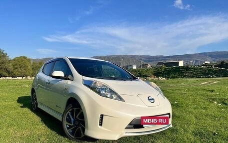 Nissan Leaf I, 2014 год, 950 000 рублей, 6 фотография
