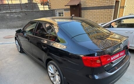 Volkswagen Jetta VI, 2013 год, 700 000 рублей, 6 фотография