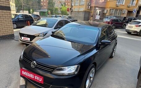 Volkswagen Jetta VI, 2013 год, 700 000 рублей, 4 фотография