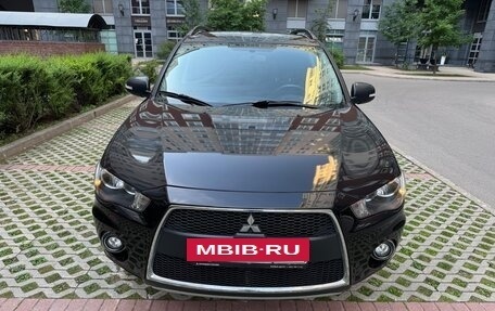 Mitsubishi Outlander III рестайлинг 3, 2011 год, 1 400 000 рублей, 4 фотография