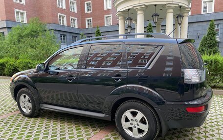 Mitsubishi Outlander III рестайлинг 3, 2011 год, 1 400 000 рублей, 17 фотография