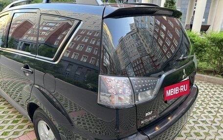 Mitsubishi Outlander III рестайлинг 3, 2011 год, 1 400 000 рублей, 11 фотография