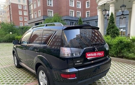 Mitsubishi Outlander III рестайлинг 3, 2011 год, 1 400 000 рублей, 14 фотография