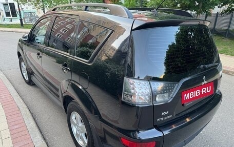 Mitsubishi Outlander III рестайлинг 3, 2011 год, 1 400 000 рублей, 9 фотография
