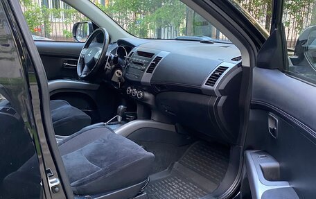 Mitsubishi Outlander III рестайлинг 3, 2011 год, 1 400 000 рублей, 21 фотография