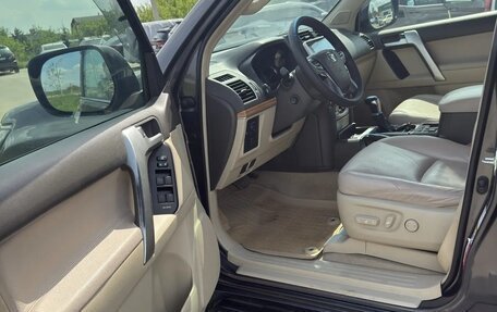 Toyota Land Cruiser Prado 150 рестайлинг 2, 2018 год, 4 400 000 рублей, 5 фотография