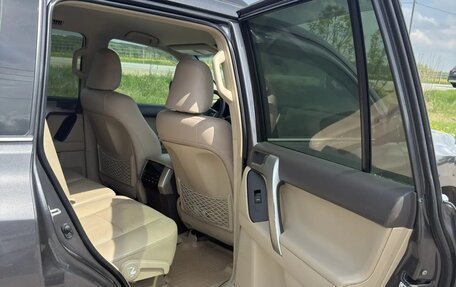 Toyota Land Cruiser Prado 150 рестайлинг 2, 2018 год, 4 400 000 рублей, 7 фотография
