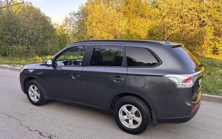 Mitsubishi Outlander III рестайлинг 3, 2013 год, 1 500 000 рублей, 6 фотография
