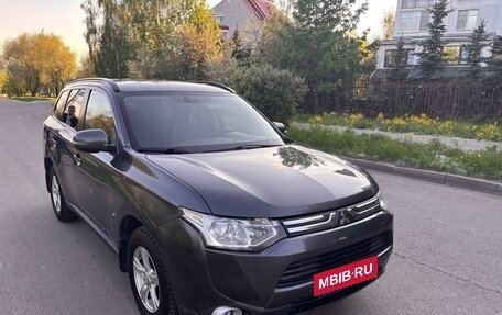 Mitsubishi Outlander III рестайлинг 3, 2013 год, 1 500 000 рублей, 1 фотография