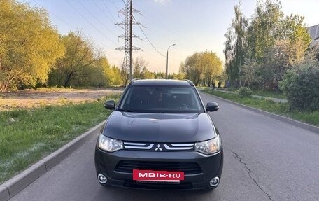 Mitsubishi Outlander III рестайлинг 3, 2013 год, 1 500 000 рублей, 7 фотография
