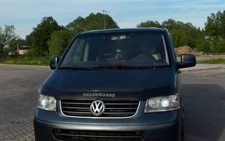 Volkswagen Transporter T5 рестайлинг, 2005 год, 1 100 000 рублей, 1 фотография