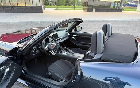 Fiat 124 Spider I, 2018 год, 2 790 000 рублей, 10 фотография