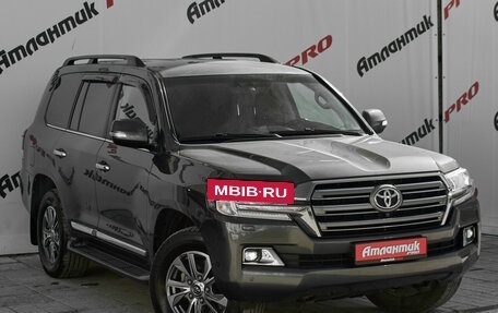 Toyota Land Cruiser 200, 2019 год, 7 000 000 рублей, 3 фотография