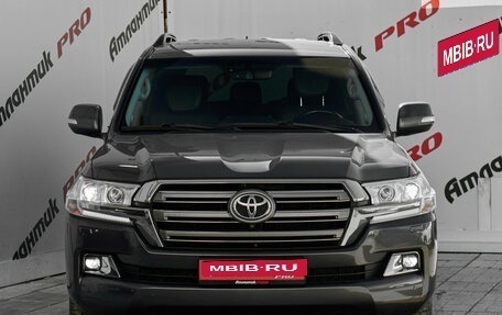 Toyota Land Cruiser 200, 2019 год, 7 000 000 рублей, 2 фотография