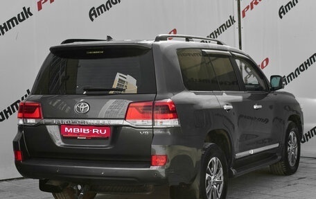 Toyota Land Cruiser 200, 2019 год, 7 000 000 рублей, 6 фотография
