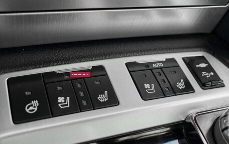 Toyota Land Cruiser 200, 2019 год, 7 000 000 рублей, 18 фотография