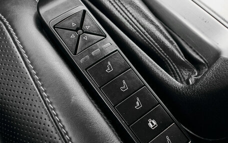 Toyota Land Cruiser 200, 2019 год, 7 000 000 рублей, 22 фотография