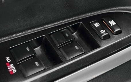 Toyota Land Cruiser 200, 2019 год, 7 000 000 рублей, 24 фотография