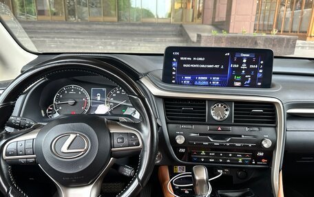 Lexus RX IV рестайлинг, 2019 год, 3 700 000 рублей, 7 фотография