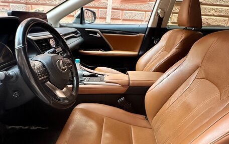 Lexus RX IV рестайлинг, 2019 год, 3 700 000 рублей, 9 фотография