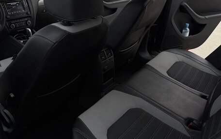 Volkswagen Jetta VI, 2011 год, 824 000 рублей, 6 фотография